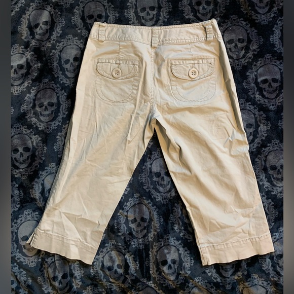 3/$13 Aeropostale capris - Picture 3 of 3